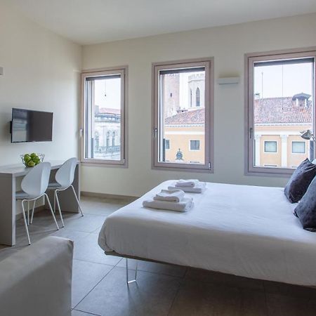 Erik Langer Pedrocchi Suites Pádua Exterior foto